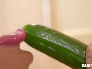 Büyük ğöğüslü iğfal içinde lastik başlar amanda rendall doldurmak onu pembe ile veggies