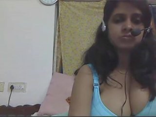 Indian amateur big boob poonam bhabhi on live cam show masturbating