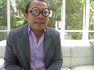 Mexican nerd fucks a prawan from his kantor!